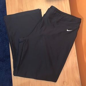 Women’s Nike Dri Fit Capri leggings